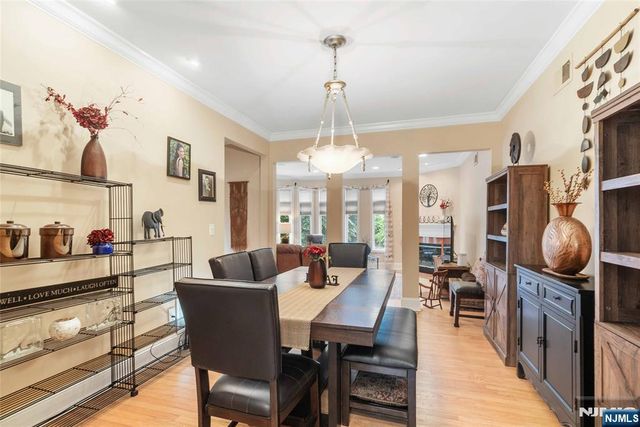 103 Hudson Cove, Edgewater, NJ 07020