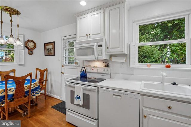 11101 ORLEANS WAY, Kensington, MD 20895