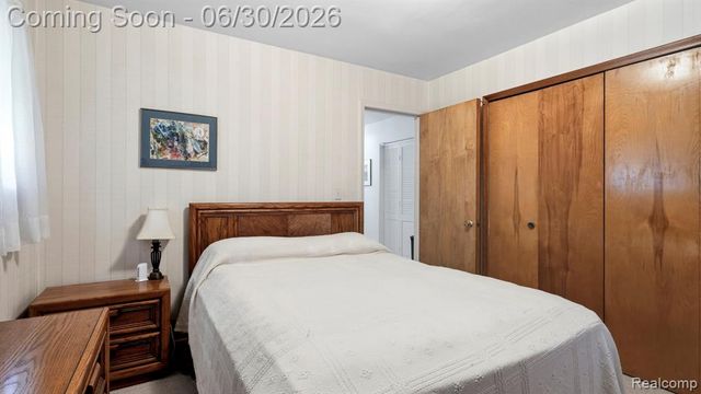 1862 Lakeview Street, Trenton, MI 48183