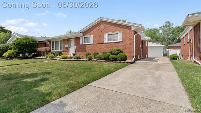 1862 Lakeview Street, Trenton, MI 48183