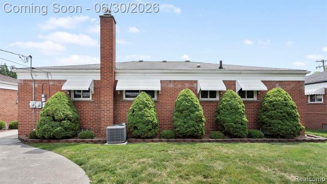 1862 Lakeview Street, Trenton, MI 48183