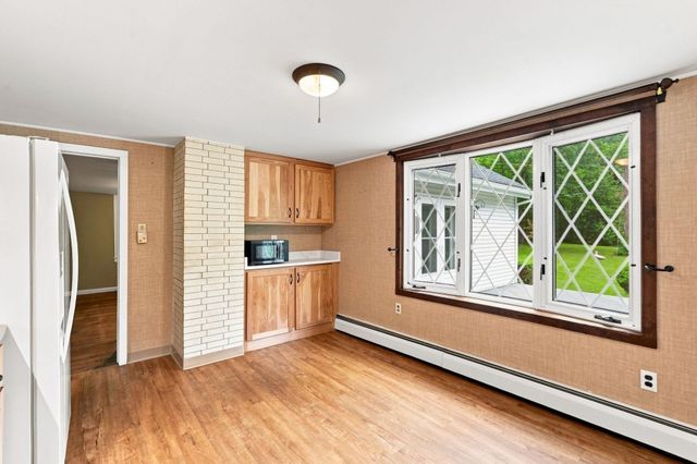 241 Warren Wright Rd, Belchertown, MA 01007