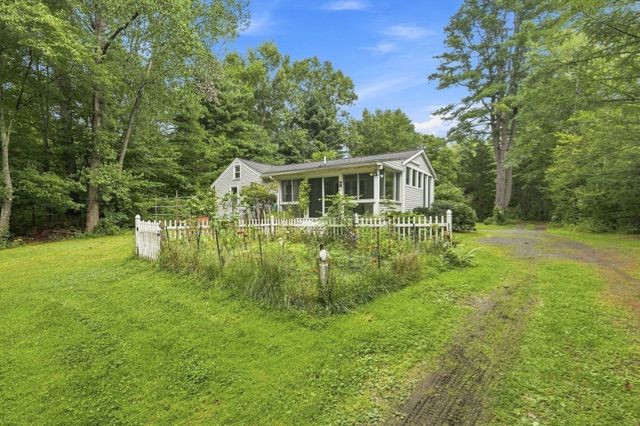 241 Warren Wright Rd, Belchertown, MA 01007