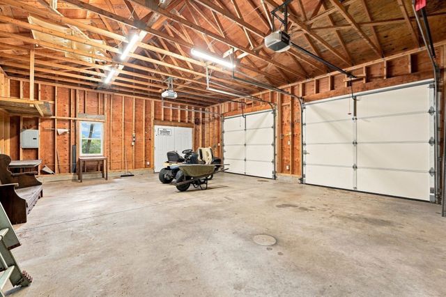 241 Warren Wright Rd, Belchertown, MA 01007