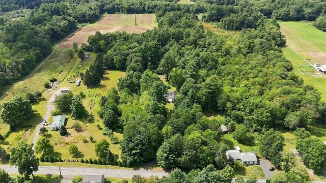 241 Warren Wright Rd, Belchertown, MA 01007