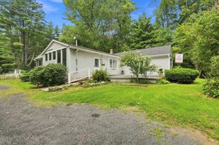 241 Warren Wright Rd, Belchertown, MA 01007