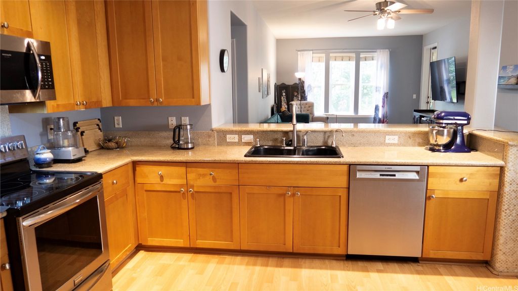 520 Lunalilo Home Road 7107, Honolulu, HI 96825