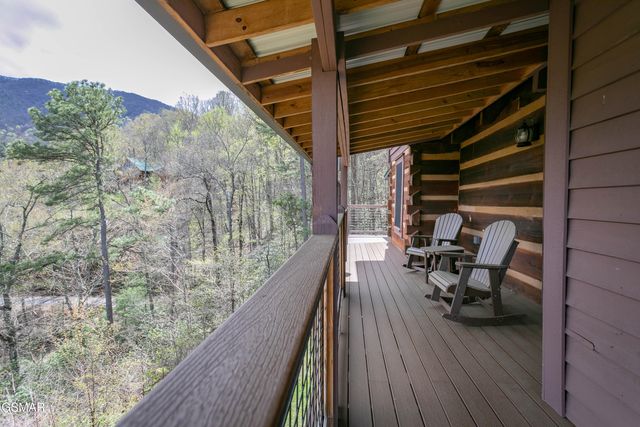 3059 Perry Circle Lane, Sevierville, TN 37862