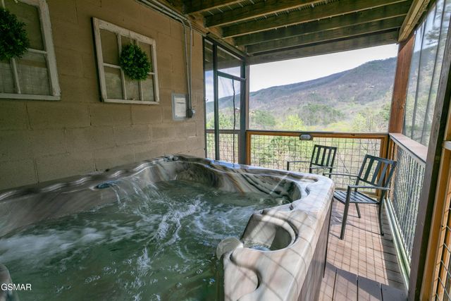 3059 Perry Circle Lane, Sevierville, TN 37862