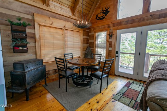 3059 Perry Circle Lane, Sevierville, TN 37862