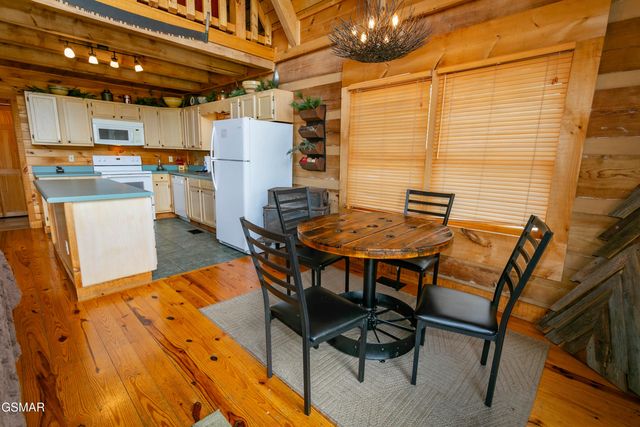3059 Perry Circle Lane, Sevierville, TN 37862