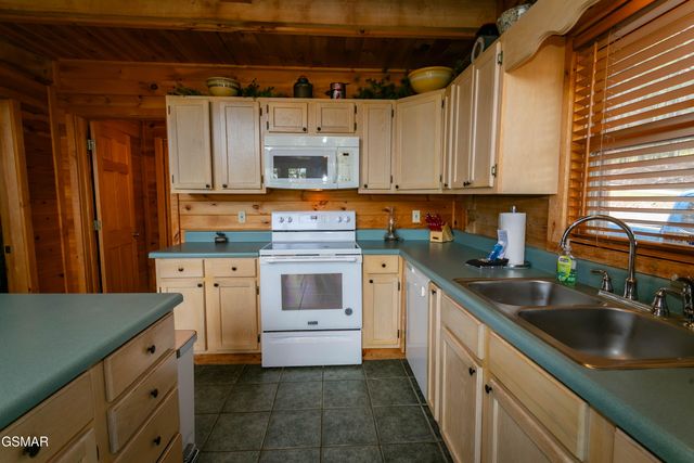 3059 Perry Circle Lane, Sevierville, TN 37862