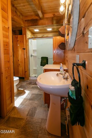 3059 Perry Circle Lane, Sevierville, TN 37862