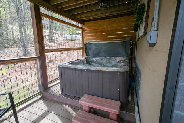 3059 Perry Circle Lane, Sevierville, TN 37862