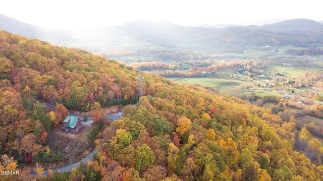 3059 Perry Circle Lane, Sevierville, TN 37862
