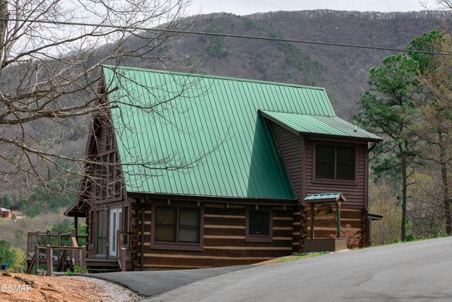3059 Perry Circle Lane, Sevierville, TN 37862