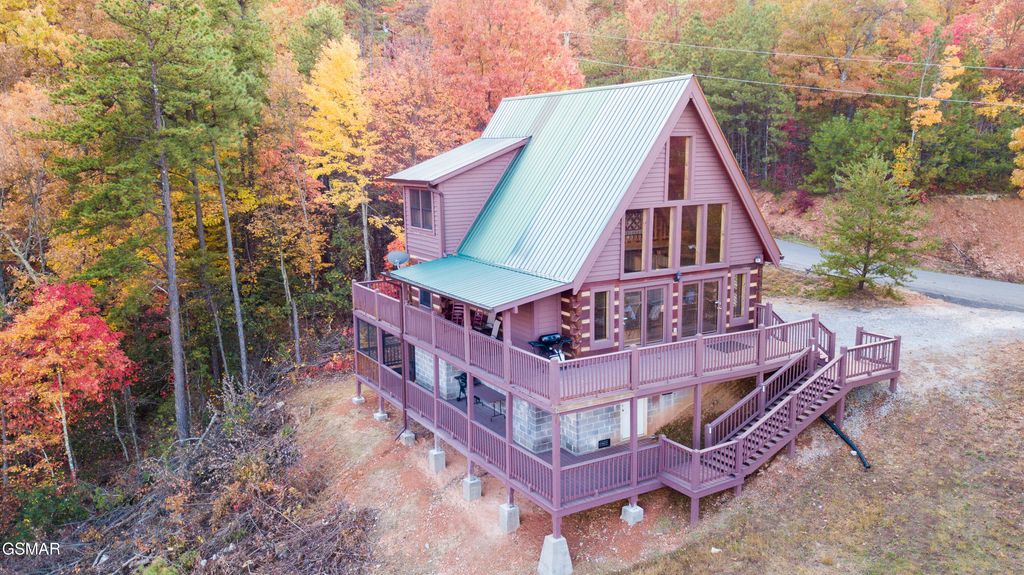 3059 Perry Circle Lane, Sevierville, TN 37862