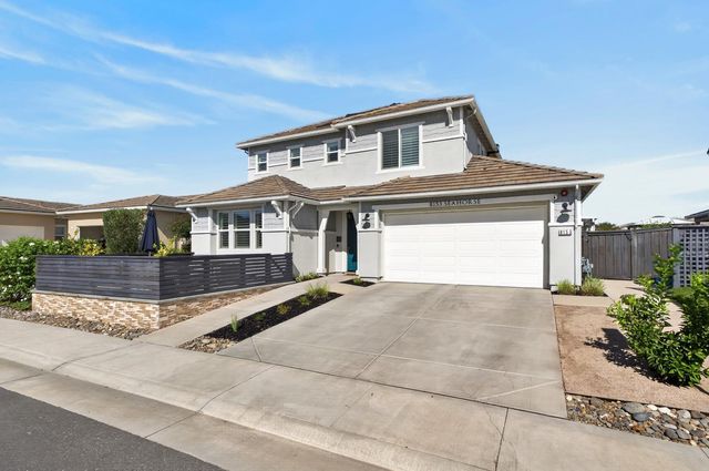 8153 Seahorse Way, Elk Grove, CA 95757
