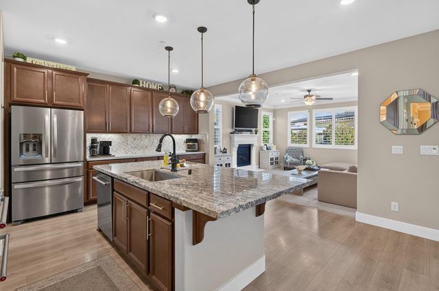 8153 Seahorse Way, Elk Grove, CA 95757