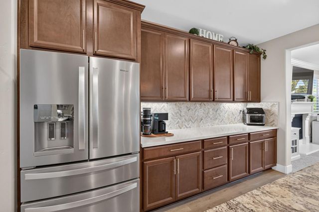 8153 Seahorse Way, Elk Grove, CA 95757