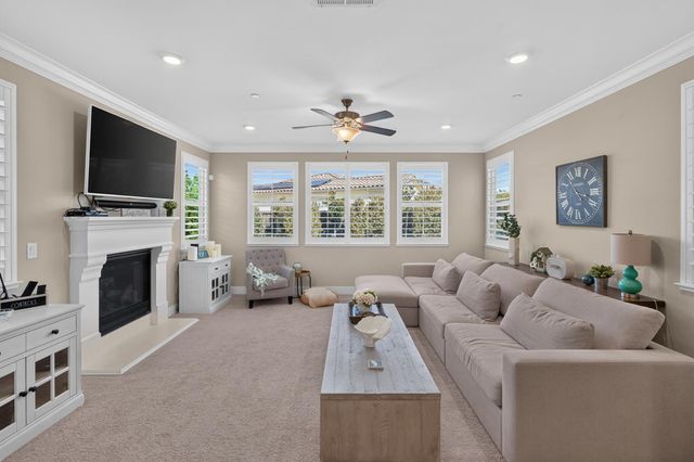 8153 Seahorse Way, Elk Grove, CA 95757