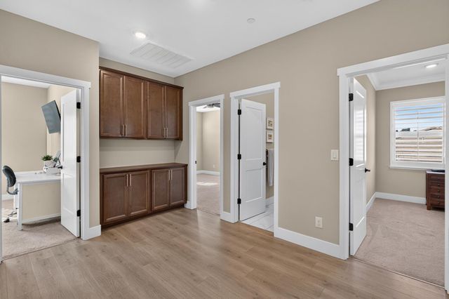 8153 Seahorse Way, Elk Grove, CA 95757