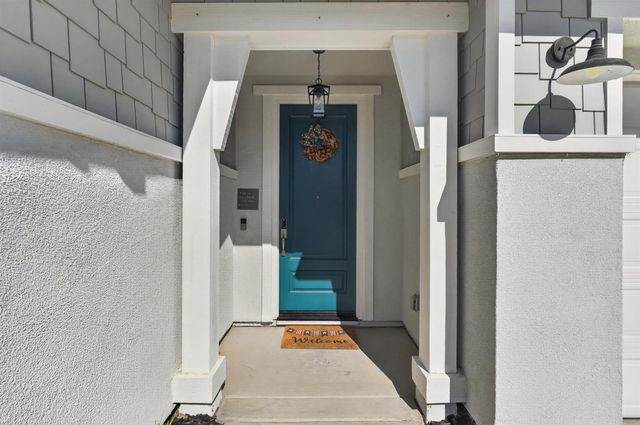 8153 Seahorse Way, Elk Grove, CA 95757