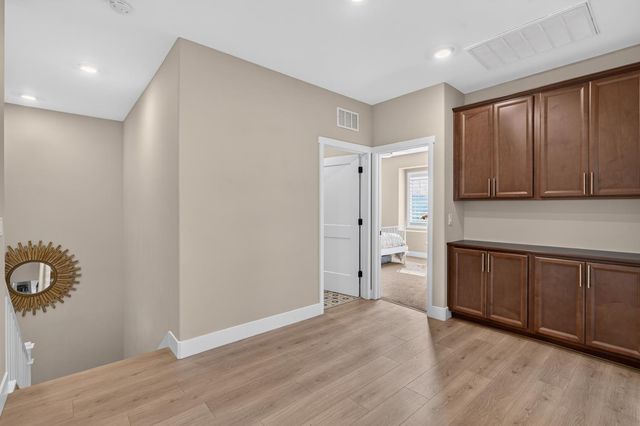 8153 Seahorse Way, Elk Grove, CA 95757