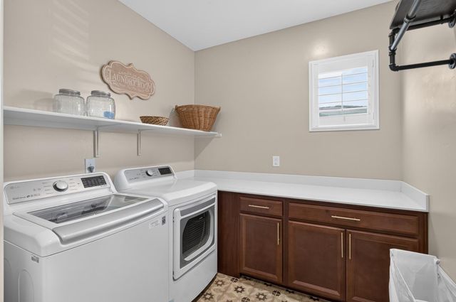 8153 Seahorse Way, Elk Grove, CA 95757