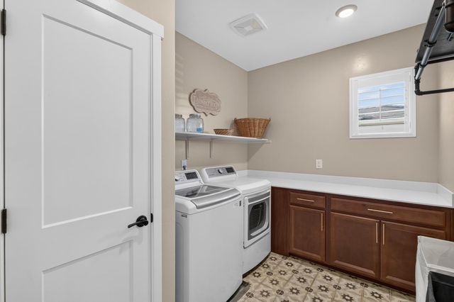 8153 Seahorse Way, Elk Grove, CA 95757