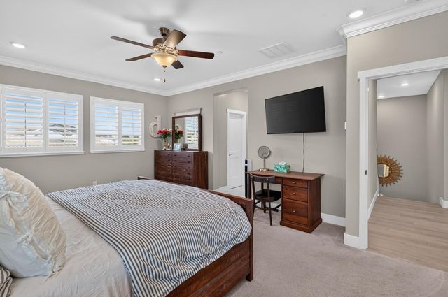 8153 Seahorse Way, Elk Grove, CA 95757