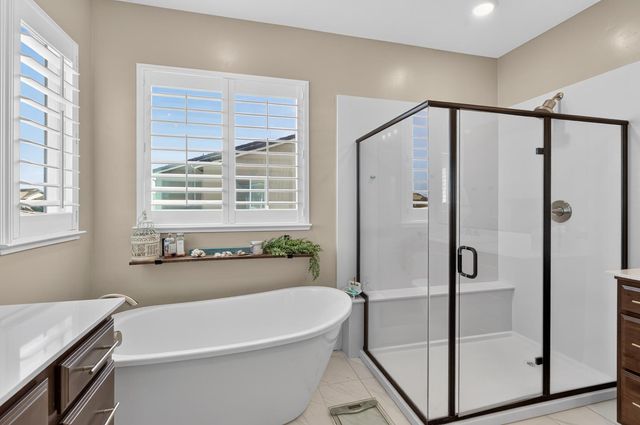 8153 Seahorse Way, Elk Grove, CA 95757