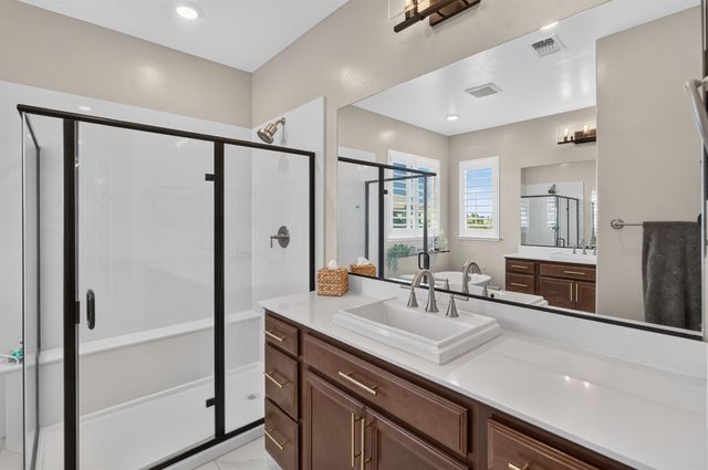 8153 Seahorse Way, Elk Grove, CA 95757