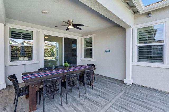 8153 Seahorse Way, Elk Grove, CA 95757