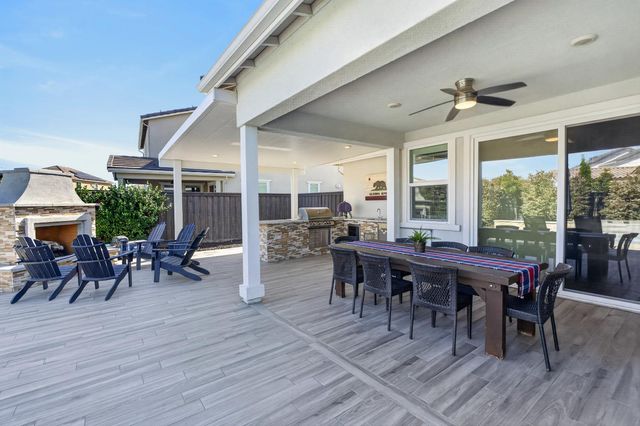 8153 Seahorse Way, Elk Grove, CA 95757