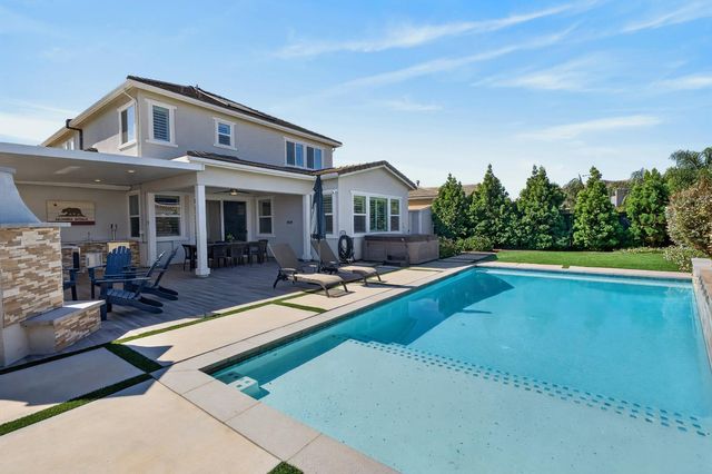 8153 Seahorse Way, Elk Grove, CA 95757