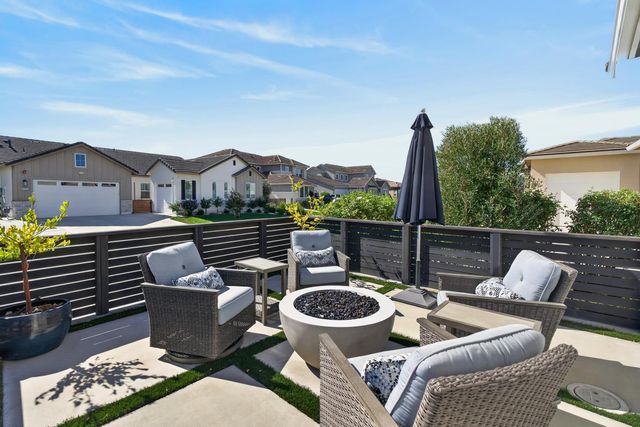 8153 Seahorse Way, Elk Grove, CA 95757