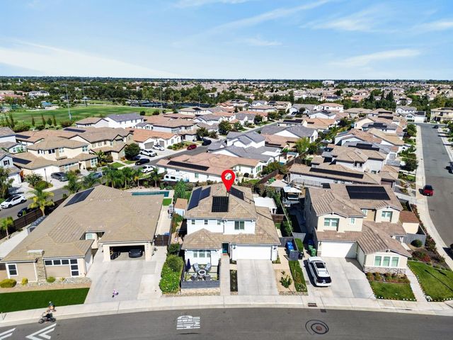 8153 Seahorse Way, Elk Grove, CA 95757
