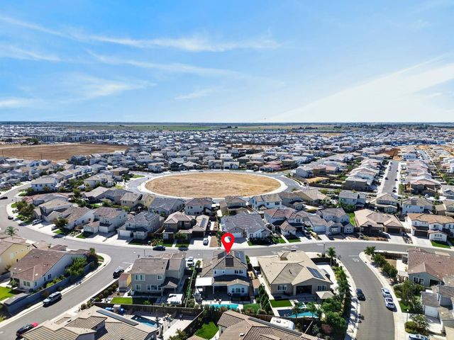 8153 Seahorse Way, Elk Grove, CA 95757