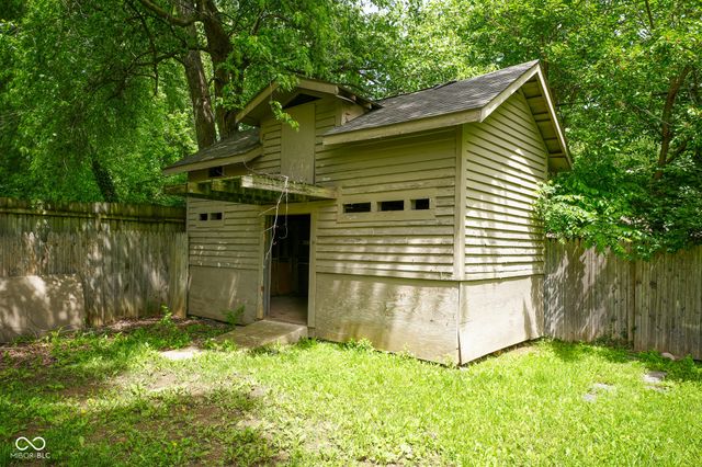 1335 N Harbison Avenue, Indianapolis, IN 46219