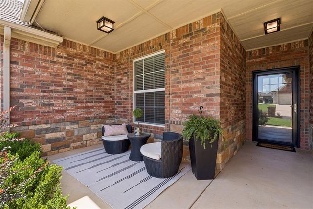 617 Spavinaw Lane, Edmond, OK 73025