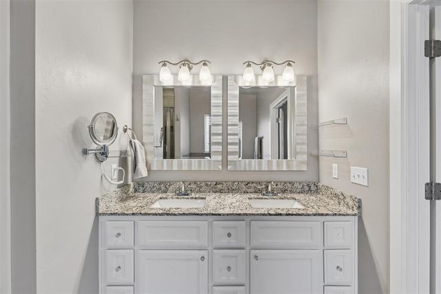 617 Spavinaw Lane, Edmond, OK 73025