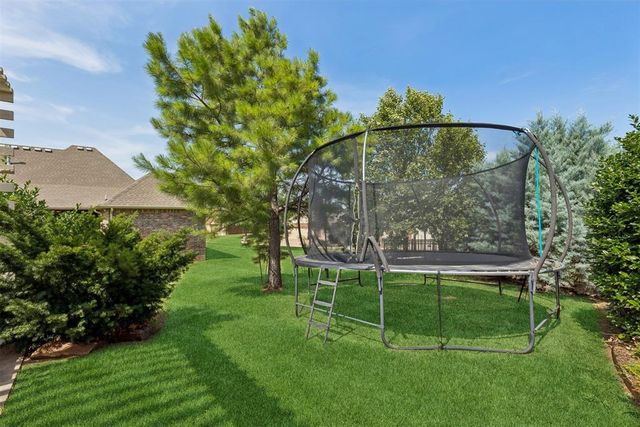 617 Spavinaw Lane, Edmond, OK 73025