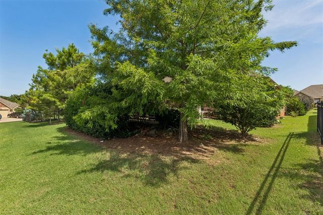 617 Spavinaw Lane, Edmond, OK 73025