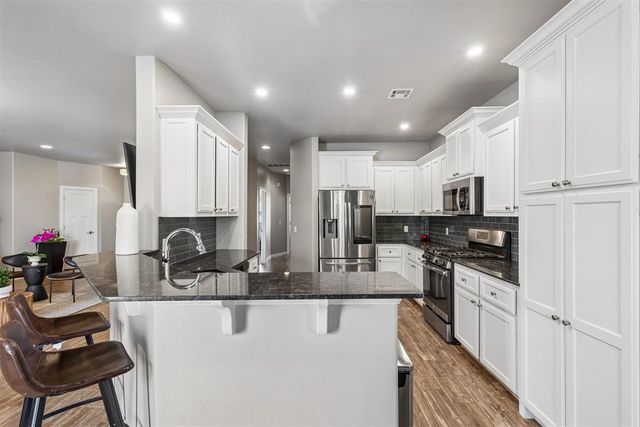 617 Spavinaw Lane, Edmond, OK 73025