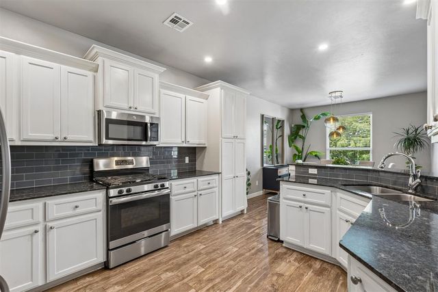 617 Spavinaw Lane, Edmond, OK 73025
