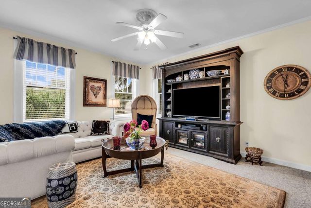 17 E 37Th Street 12, Savannah, GA 31401