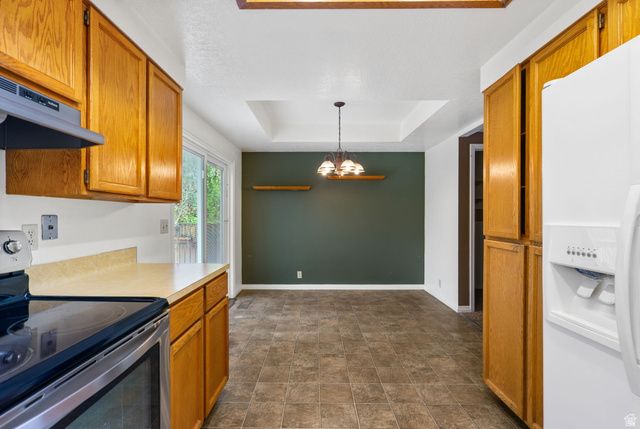 6896 HILLSIDE VILLAGE CIR, Cottonwood Heights, UT 84121