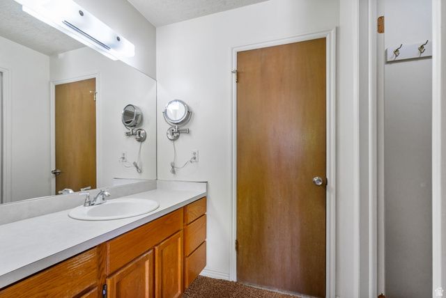 6896 HILLSIDE VILLAGE CIR, Cottonwood Heights, UT 84121