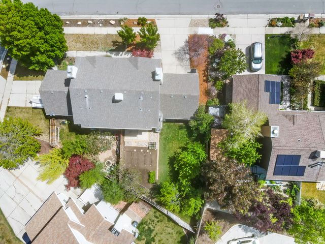 6896 HILLSIDE VILLAGE CIR, Cottonwood Heights, UT 84121